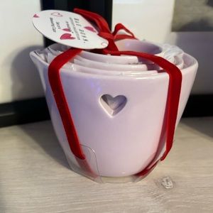 New 2023 Rae Dunn Valentine Pink Measuring Cups Heart Cutout